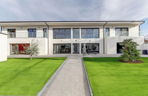 Le Cheix Apartment | Villa Loft - AC - Piscine - Fitness