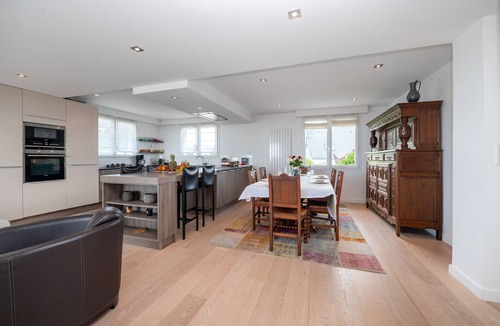 Larmor-Plage Villa | Villa 'Mamina' with Sea View, Private Terrace and Wi-Fi