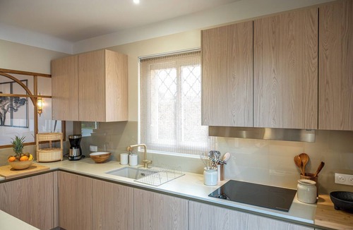 Azur House | Villa Mayumba 4⭐ - Heated Pool - Air Conditioning - Sleeps 10 - Family-Friendly