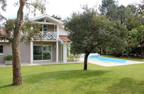Soustons Villa | VILLA on the golf course - Private pool - Air-conditioned - Lake and ocean views - 10 min from Hossegor