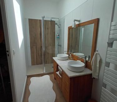 Bazas Bed & Breakfast | Villa Séquoia - Belle chambre SDB privée et petit salon