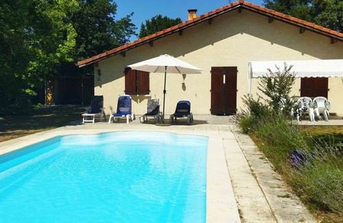 Azur Villa | Villa sleeps 5 private pool and garden; the Ocean its beautiful beaches Lake Forest