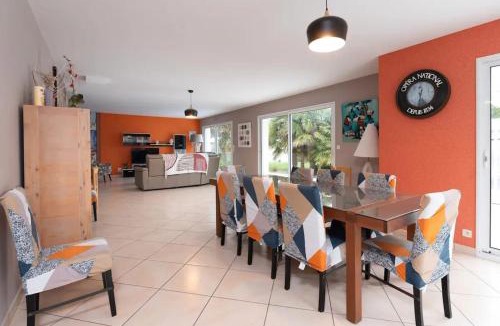 Plouharnel Villa | Villa spacieuse à Plouharnel avec piscine et jacuzzi