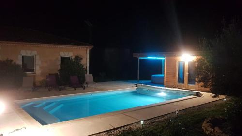 Prayssac Villa | Villa spacieuse 4 chambres Gîte les manoques