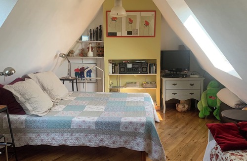 Surzur Bed & Breakfast | Villa Symphorien bed and breakfast for 3 people in Surzur