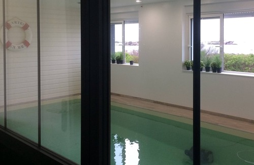 Brignogan-Plage House | Villa TY AR MOR, feet in the water