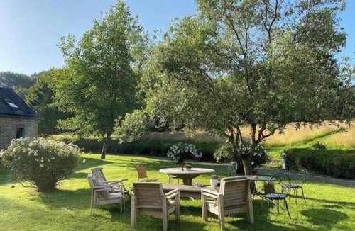 Ploerdut House | Villa with a View of the Garden and a Private Pool at Domaine de Coat Cren