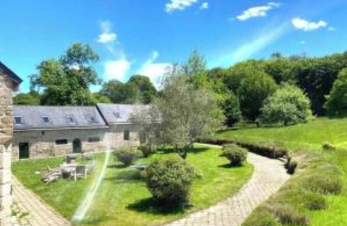 Ploerdut House | Villa with a View of the Garden and a Private Pool at Domaine de Coat Cren