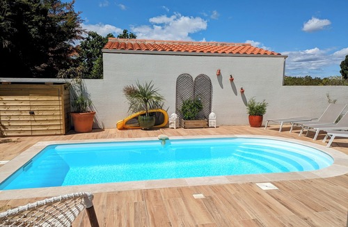 Laroque-des-Alberes House | Villa with saltwater pool, sea, mountains, hiking, outdoor kitchen