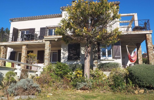 Quillan Villa | Villa with private pool and garden - Free Wifi. Walking distance to TOWN