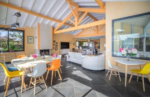 Leon House | Villa with private pool on the shores of Lake Leon