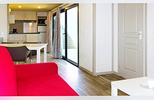Malansac Cottage | Villa with Private Terrace & Shared Pool
