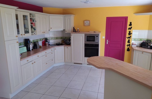 Lannion House | Villa with spacious rooms, garden, quiet location and walking distance to the beach/GR34