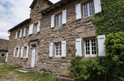 Saint-Leger-de-Peyre House | Village de gîtes de Sainte-Lucie