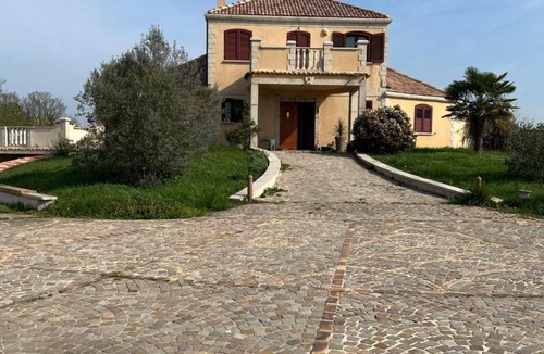 Bourges Villa | Villanna