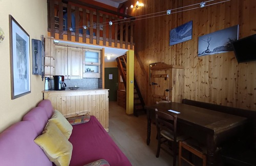 Montgenevre Apartment | Vintage duplex, ski-in/ski-out for 6, pets allowed