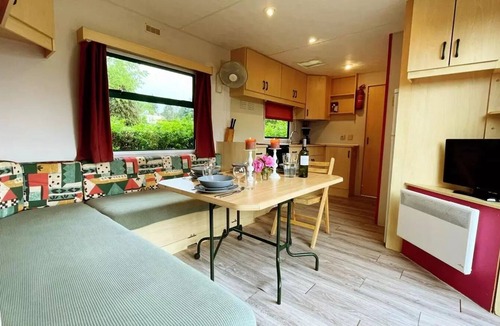 Saint-Bonnet-le-Chateau House | Vintage Mobil-home Verona 2 bedrooms 5 people