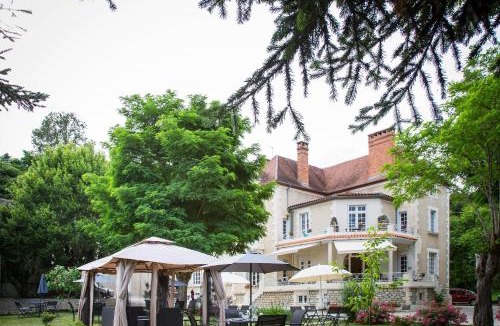 Excideuil Bed & Breakfast | Vue du Chateau Gite Studio