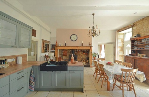 Saint-Medard-d'Excideuil Villa | Walking distance to Excideuil (restaurants, bakeries, shops & excellent weekly market)