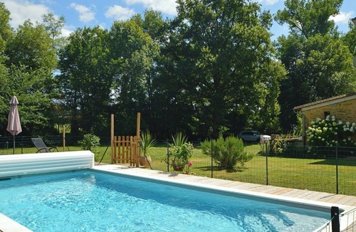 Saint-Medard-d'Excideuil Villa | Walking distance to Excideuil (restaurants, bakeries, shops & excellent weekly market)