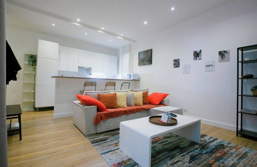Quartier de la Salpetriere Apartment | Warm 2 Bedrooms Apartment - C38
