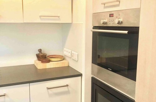 Quartier de la Porte-Saint-Denis Apartment | Warm and Beautiful Paris Home! Good News
