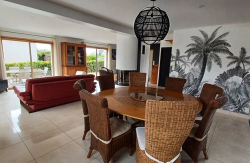 Plouneour-Trez House | WATERFRONT HOUSE, 50 M FROM THE BEACH