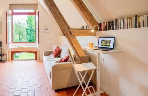 Thury House | Water Mill - Private Lake - Fiber Wifi - Burgundy