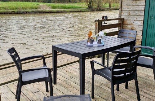 Villiers-Charlemagne Cottage | Waterfront Chalet with Fishing, Games, and Family Fun for 5-7 Guests