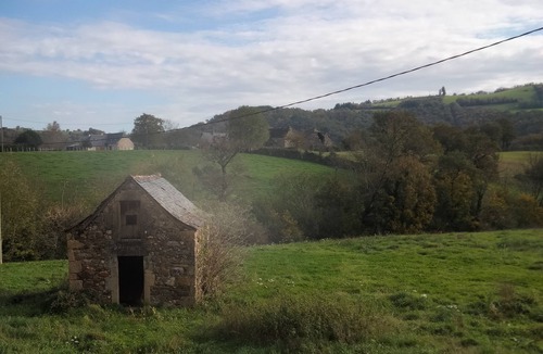 Compolibat Bed & Breakfast | Welcome at the farm. Listed tourist village, nearby leisure center.