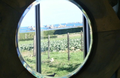 Santec Villa | West cape; 100m beach; Batz island view;jacuzzi;wifi.