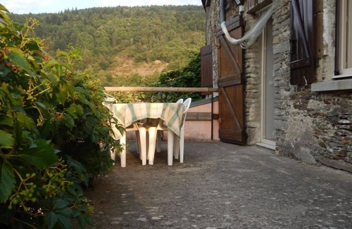 Saint-Andre-de-Lancize Apartment | Wohnung "Saint Andre de Lancize" mit Terrasse by Interhome