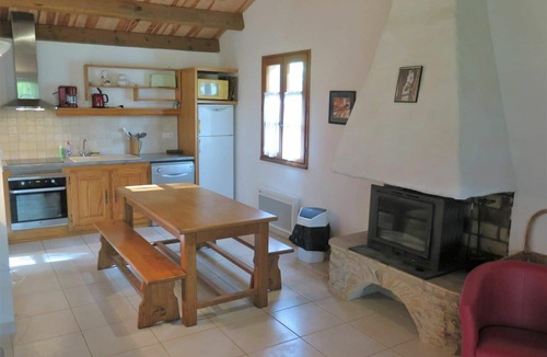 Blanquefort-sur-Briolance House | Wonderful private villa for 4 guests with private pool, WIFI, TV, terrace and pets allowed