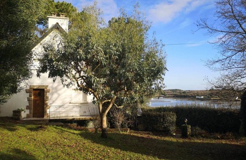 Morbihan House | Wonderful private villa for 6 people with WIFI, TV, terrace, pets allowed and parking