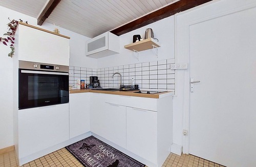 Plounevez-Lochrist House | Wonderful private villa for 2 guests with pets allowed