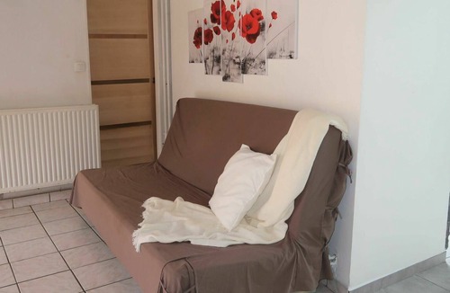 Hanvec House | Wonderful private villa for 4 guests with TV, terrace, pets allowed and parking