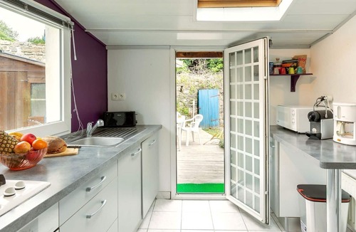 Hanvec House | Wonderful private villa for 4 guests with TV, terrace, pets allowed and parking