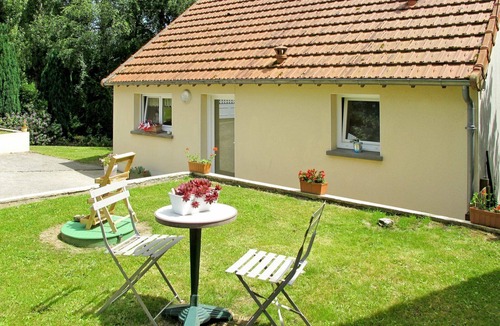 Carentan House | Wonderful private villa for 4 guests with WIFI, TV, terrace and pets allowed