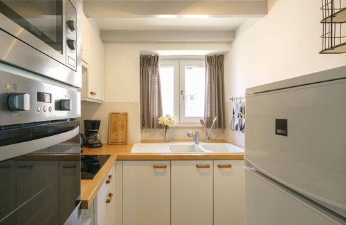 Plogoff House | Wonderful private villa for 4 guests with TV, terrace and pets allowed