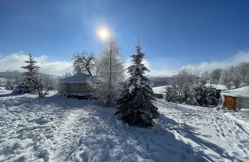 Saint-Antheme RV Rental | Yourte Supérieur 4 place