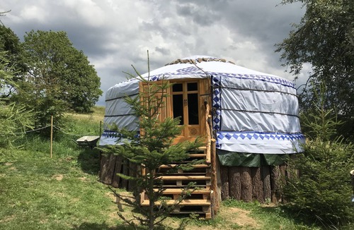 Saint-Antheme RV Rental | Yourte Supérieur 5 places