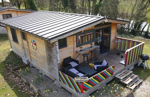 Bar-sur-Aube House | ZEcamping 2 étoiles piscine couverte locatif TV 25m2 6 pers