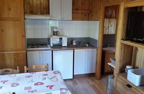 La Freissinouse Ski Chalet | ZEcamping 2 étoiles animaux acceptés snack-bar et vue lac