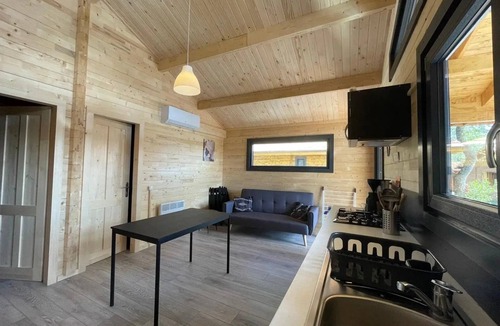 La Freissinouse Ski Chalet | ZEcamping 2 étoiles animaux acceptés snack-bar et vue lac