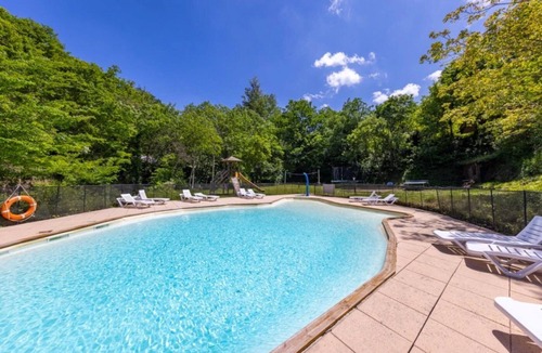 Fenouillet House | ZEcamping 2 étoiles pataugeoire piscine chalet 6m2 2 pers