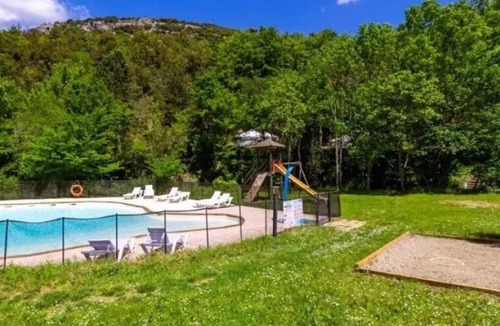 Fenouillet House | ZEcamping 2 étoiles pataugeoire piscine chalet 6m2 2 pers