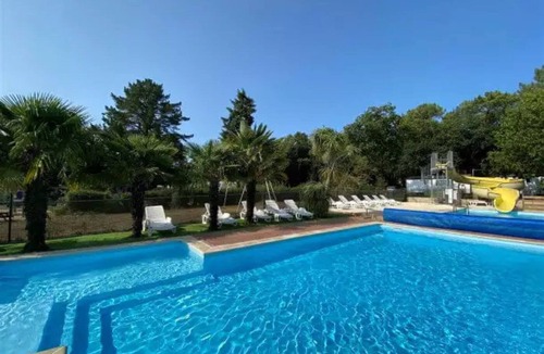 Guemene-Penfao House | ZEcamping 3 étoiles familial piscine chauffée locatif 25m2