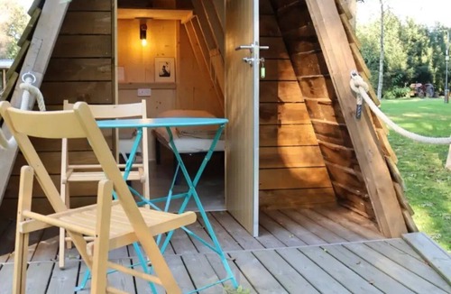 Sauxillanges Cabin | ZEcamping 3 étoiles piscine chiens acceptés fitness tente 8m2 2 pers