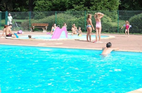 Sauxillanges Cabin | ZEcamping 3 étoiles piscine chiens acceptés fitness tente 8m2 2 pers