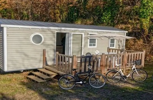 Vinca House | ZEcamping 3 étoiles animaux acceptés en bord de lac